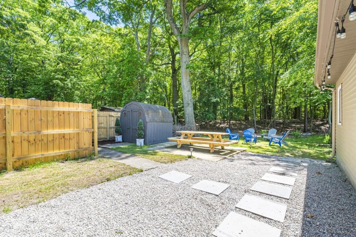 Coastal Comfort Meets Beachside Bliss Muskegon Exterior photo
